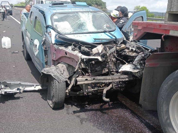 Camioneta de valores se estampa con tráiler en Plan del Río; hay un lesionado