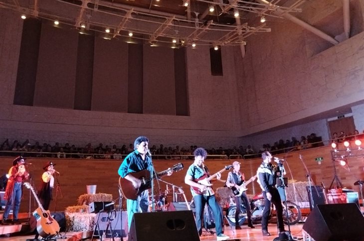 Noche de rock, blues y country pone a bailar el Centro Cultural Tlaqná en Xalapa 