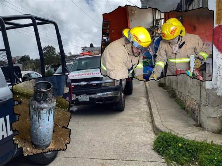 Fuga de gas provoca incendio en vivienda de Altotonga; bomberos evitan la tragedia