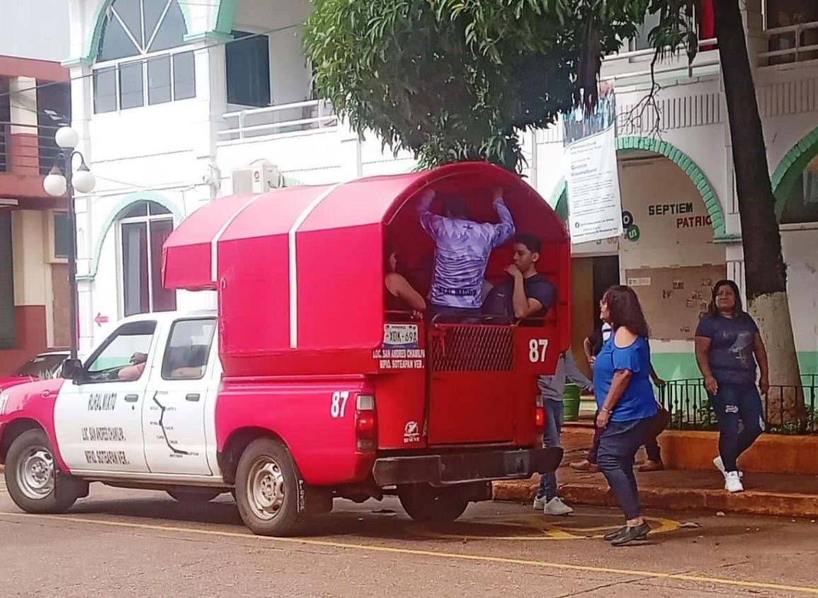 En sierra de Soteapan, piden casetas al Mixto Rural para cubrirse de lluvias