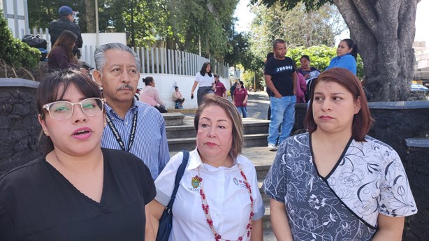 Protestan empleados del Cecan en Xalapa; acusan hostigamiento laboral