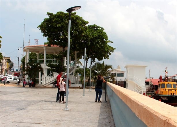 Con quiosco y hasta binoculares, así quedó el nuevo paseo ribereño en Coatzacoalcos