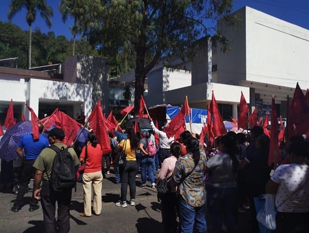 En CMAS Xalapa “se hacen cachetones” y no cumplen  con obras prometidas, acusan