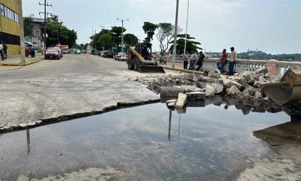 Enormes topes de 30 centímetros fueron retirados en esta avenida de Coatzacoalcos