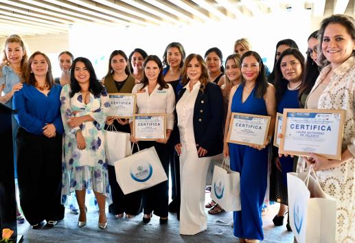 Reconocen a Mónica Robles Barajas, de corporativo Imagen del Golfo, como socia de Amexme
