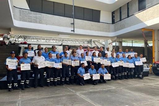 Reconocen a bomberos boqueños