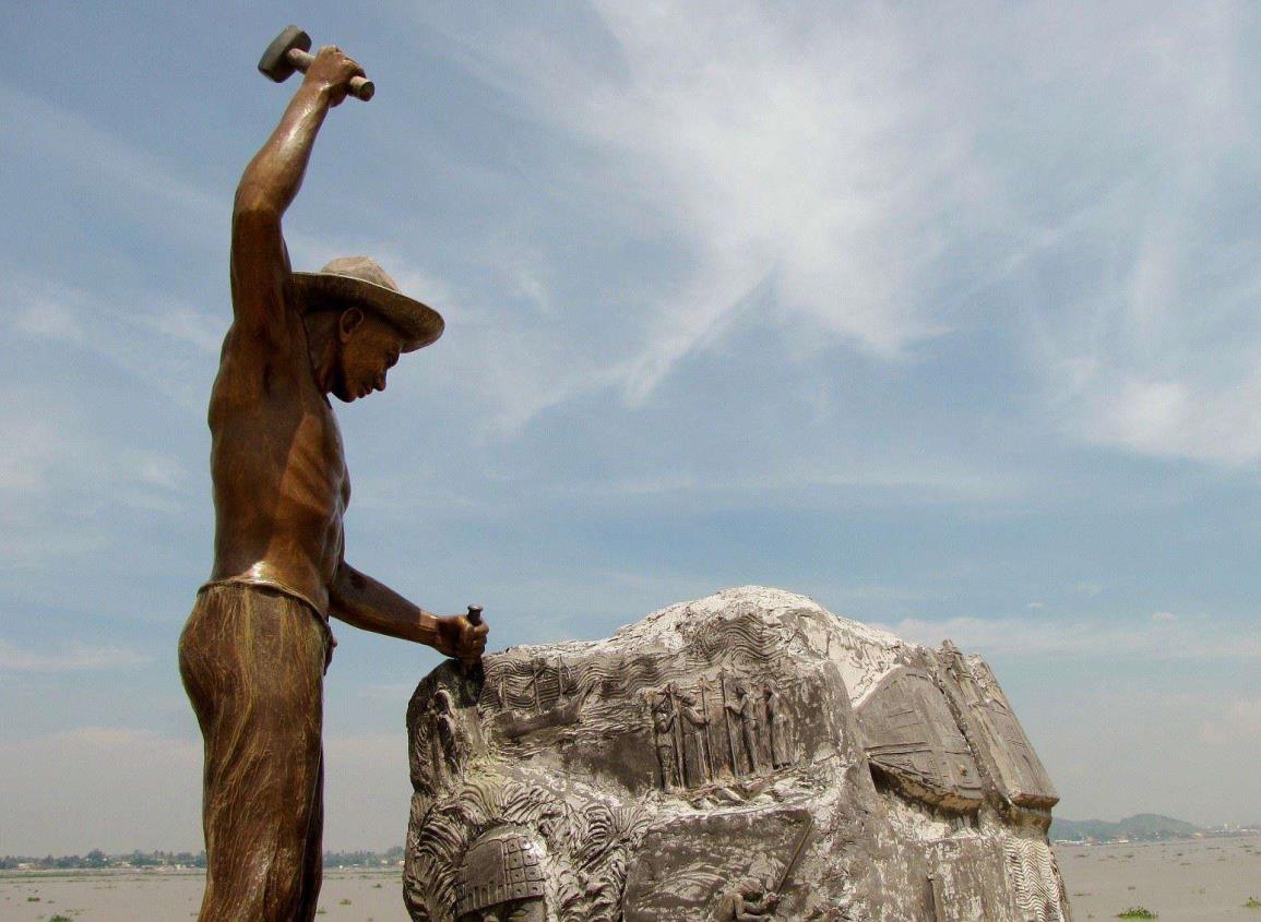 El Forjador de Raíces, ¿quién es el autor de este monumento de Coatzacoalcos?