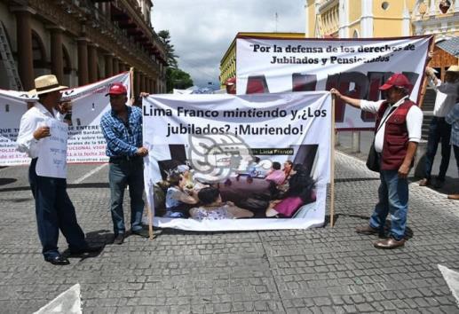 Cuitláhuac García se va y evade solución a seguro de  jubilados en Veracruz