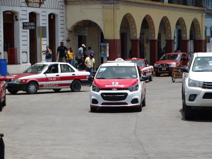 Taxistas se preparan para el regreso a clases en Misantla