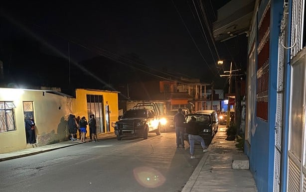 Muere motociclista al derrapar en céntrica calle de Coatepec