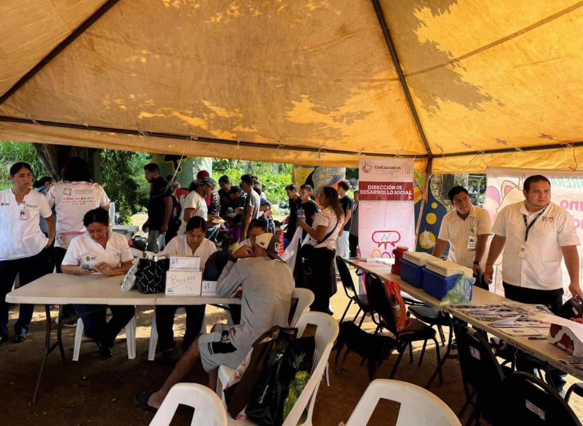 Con Jornada Integral de salud brindan atención médica, alimento y ropa a migrantes en Coatzacoalcos