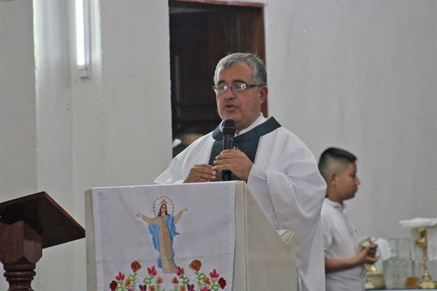 Con mochilas bendecidas, fe ilumina el regreso a clases en Misantla