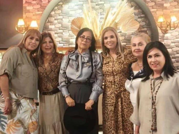 Viviana del Ángel convive con amigas por su cumpleaños