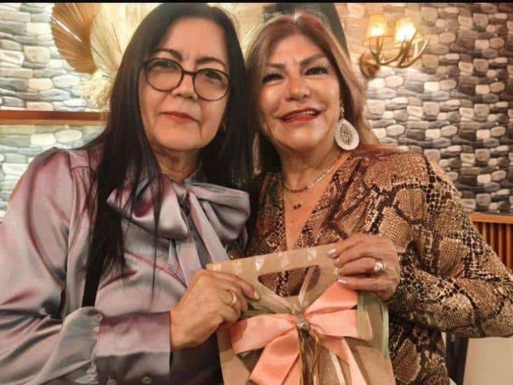 Viviana del Ángel convive con amigas por su cumpleaños