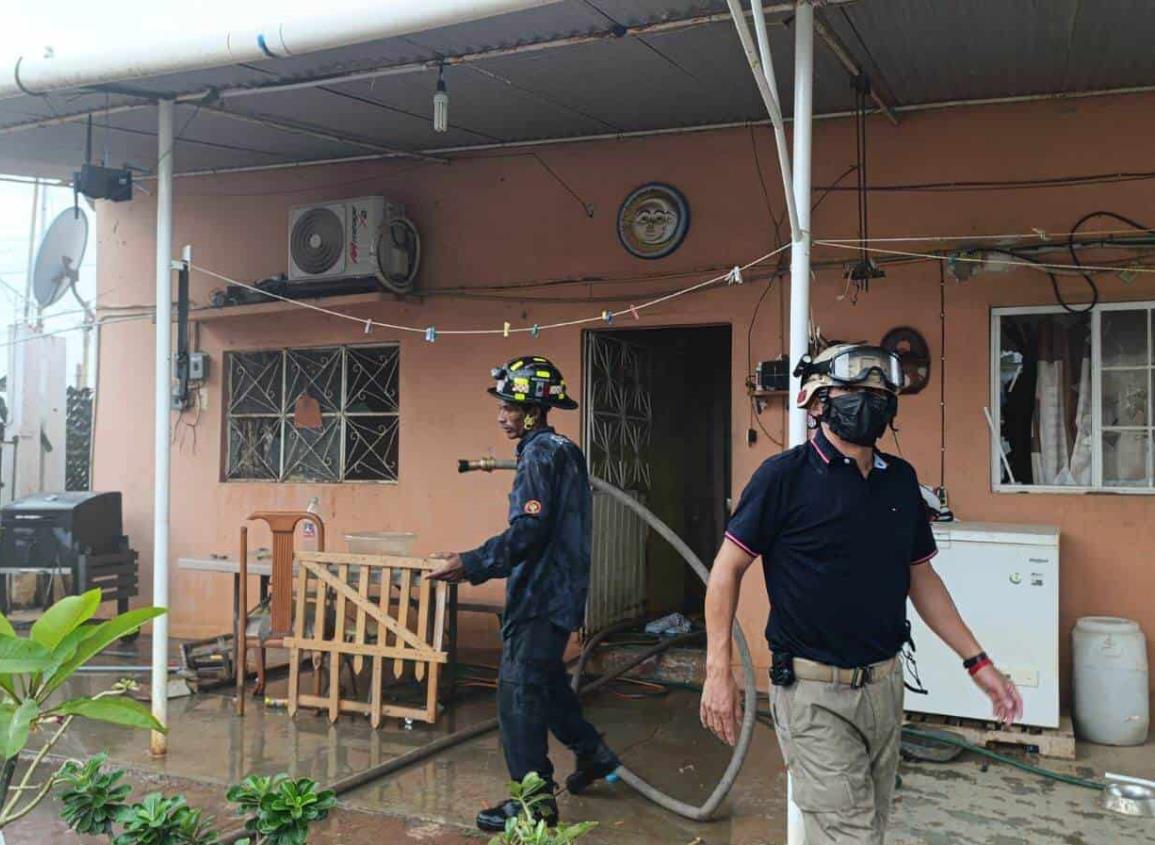 Incendio en vivienda de Acayucan registra daños materiales cuantiosos 