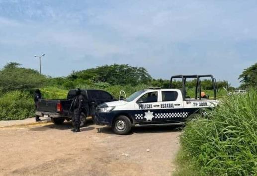 Abandonan ambulancia con dos cuerpos en Omealca, Veracruz