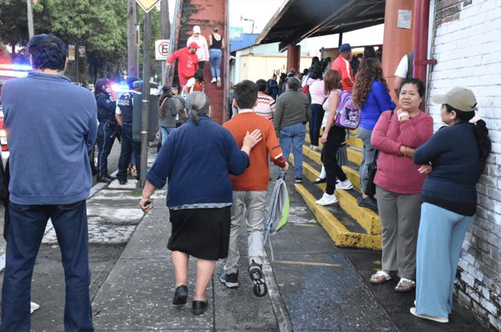 98 mil 198 alumnos de educación básica regresaron a clases este lunes en Orizaba