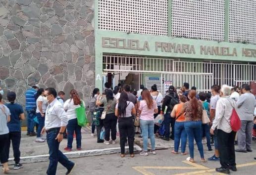 Regreso a clases: paradas de autobuses en Veracruz y Boca del Río saturadas por padres de familia