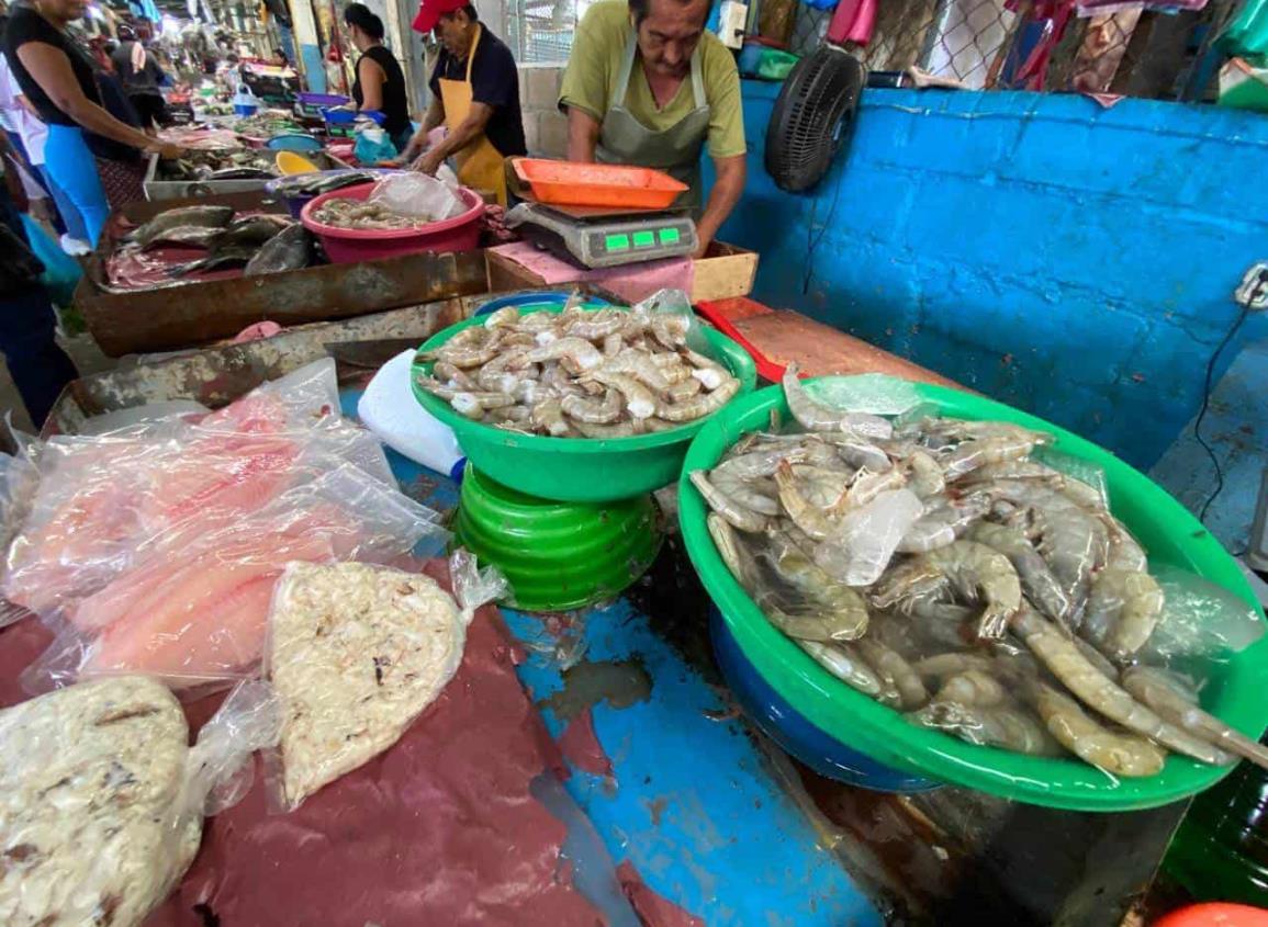 Reportan recuperación en venta de mariscos en mercado campesino de Agua Dulce