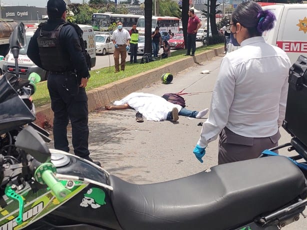 Se mata motociclista en Xalapa, al derrapar en Lázaro Cárdenas; era policía