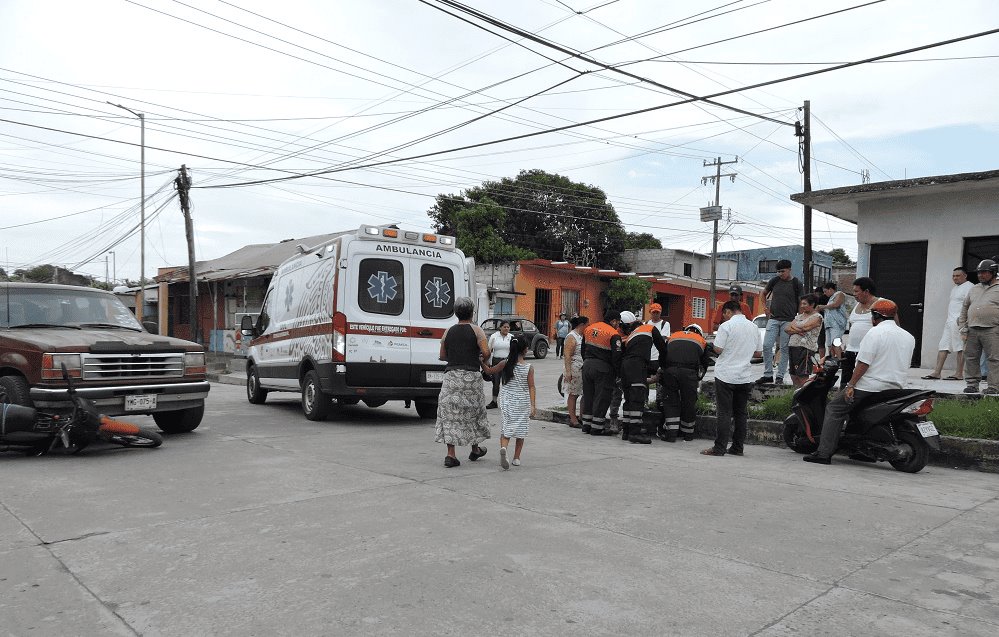 Motociclista hiere con machete a conductor tras choque en Tierra Blanca