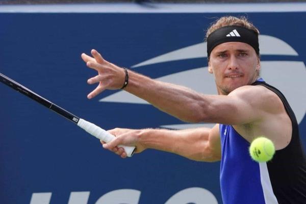 Avanza Alexander Zverev a tercera ronda