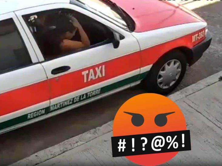 Taxista golpea a mujer en plena vía pública en Martínez de la Torre