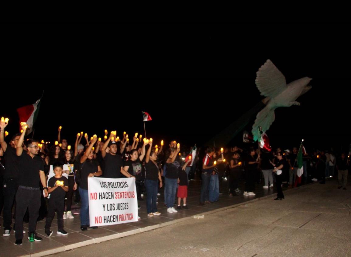 Prenden veladores contra la Reforma Judicial en la Paloma de la Paz