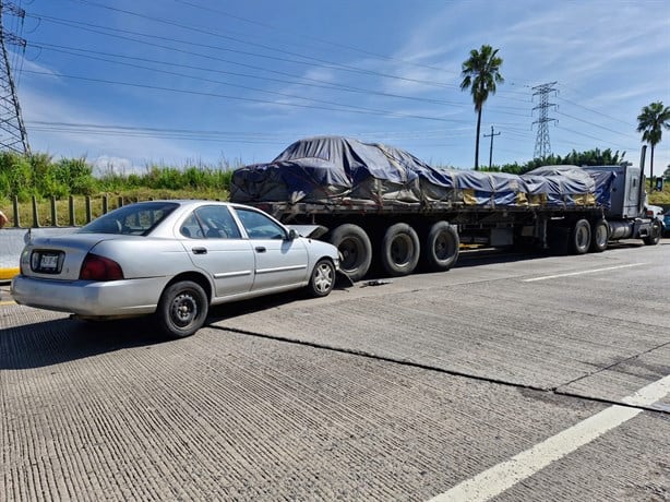 Accidente múltiple en la Córdoba-Veracruz causa cierre parcial de vía