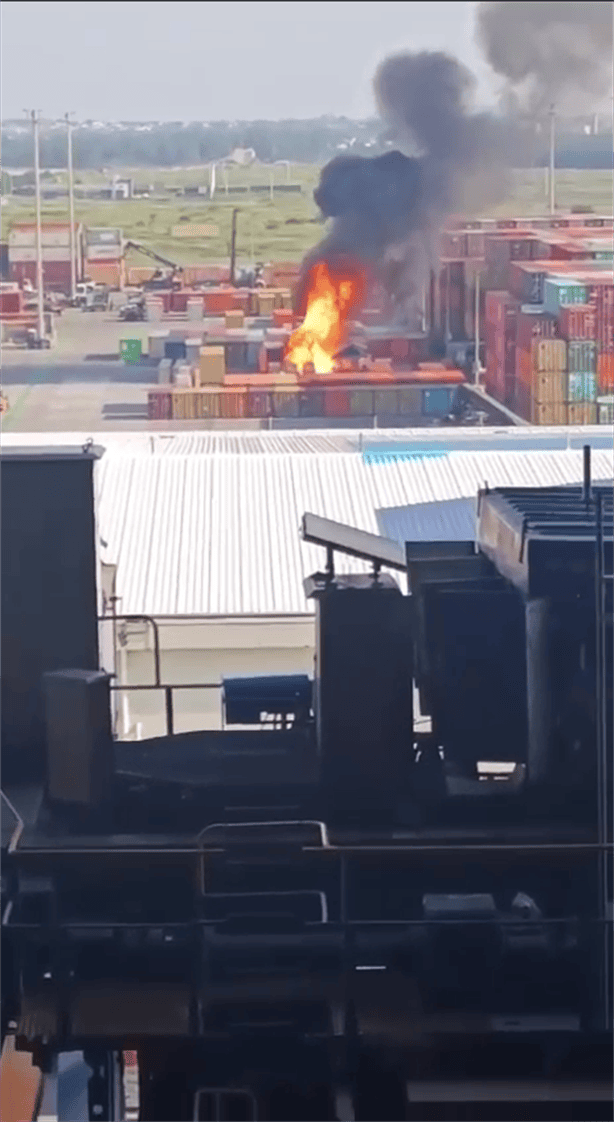 ¿Qué pasó en el puerto de Veracruz? Reportan explosión e incendio en recinto portuario (+VIDEO)