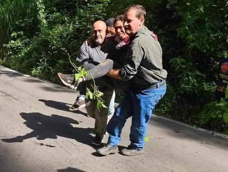 Tragedia en carretera de Veracruz: Autobús de pasajeros cae a barranco de 50 metros, reportan 3 muertos