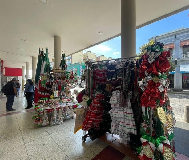 Colores del orgullo: septiembre en Xalapa, entre banderas y matracas, la fiesta empieza