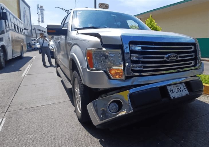 Dos camionetas chocan en la avenida 11 de Córdoba