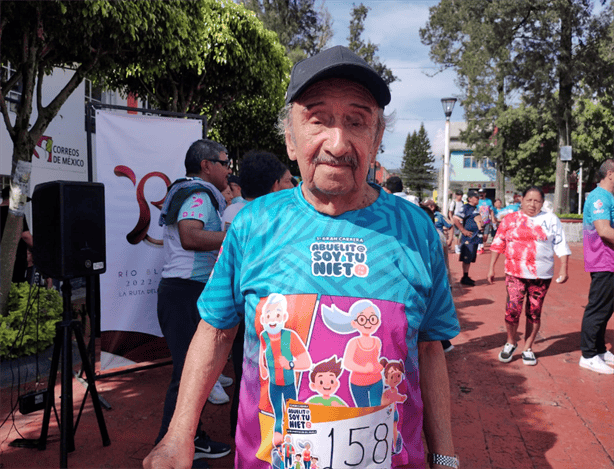 Más de 200 adultos mayores participan en la carrera Abuelito soy tu nieto en Río Blanco