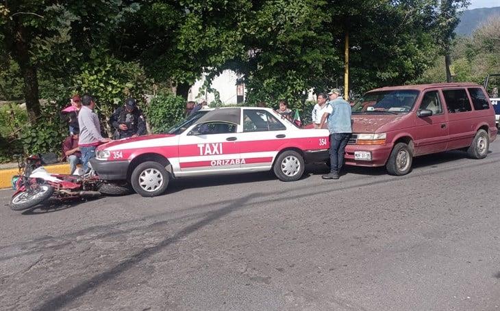 Accidente múltiple en carretera a Ixhuatlancillo genera movilización policial