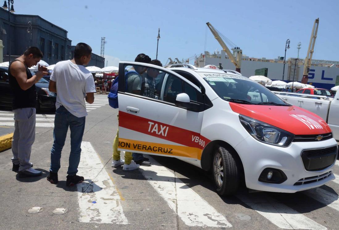 Septiembre es bueno para los taxistas en Veracruz; "luego viene una caída"