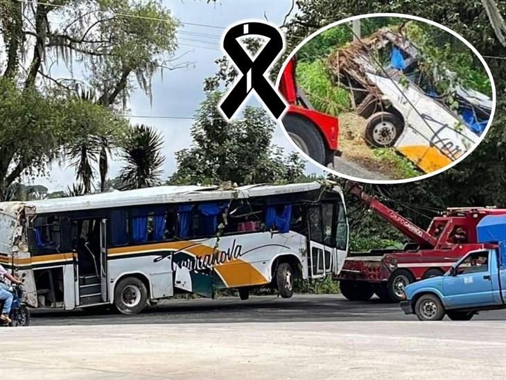 Identifican a segundo fallecido del accidente de autobús en Coscomatepec