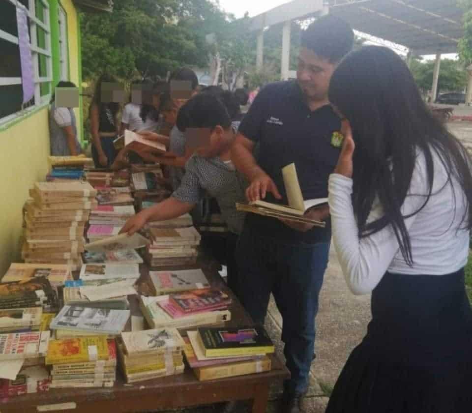 Promueven la lectura en Las Choapas con la campaña ‘adopta un libro’