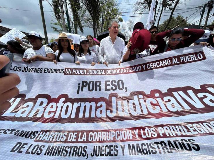 Jóvenes marchan en Xalapa a favor de la Reforma al Poder Judicial (+Video)