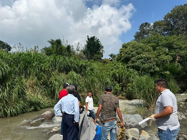 Macabro hallazgo; localizan cuerpo flotando en el río Orizaba