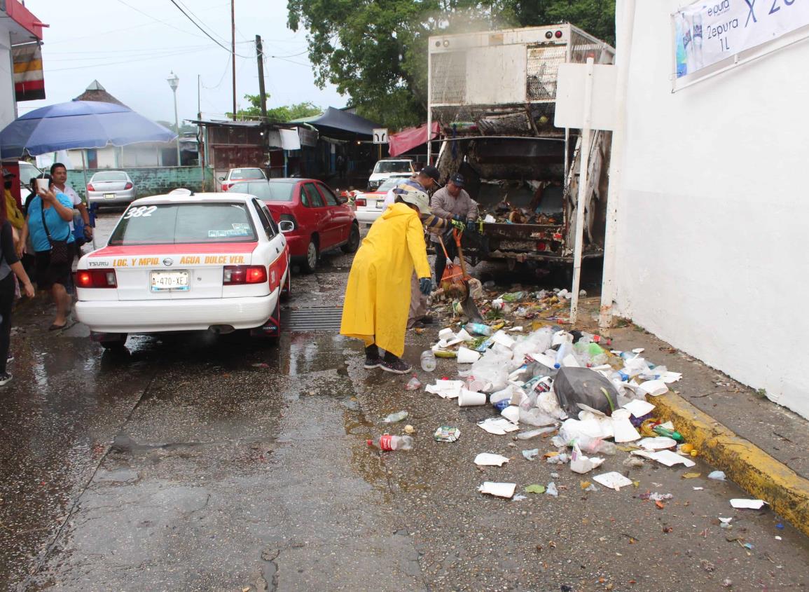 Encharcamientos en calles son principalmente provocadas por acumulación de basura