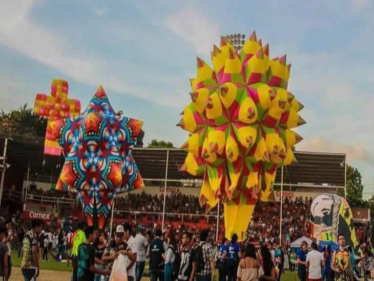 En este municipio de Veracruz sueltan globos gigantes en septiembre