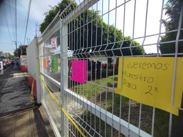 Escuela carente de maestro en Ixtaczoquitlán tiene a 22 niños sin clases