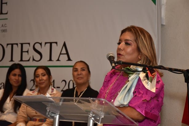 Realizan toma de protesta de la Asociación de Mujeres Jefas de Empresa (AMMJE) Veracruz