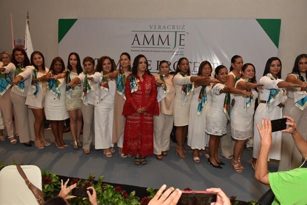 Realizan toma de protesta de la Asociación de Mujeres Jefas de Empresa (AMMJE) Veracruz