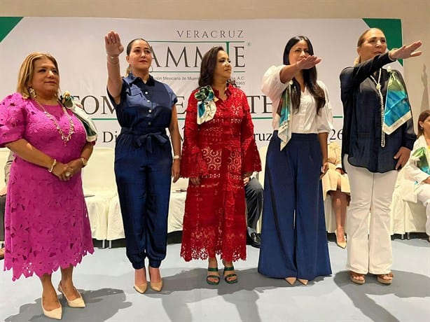 Realizan toma de protesta de la Asociación de Mujeres Jefas de Empresa (AMMJE) Veracruz