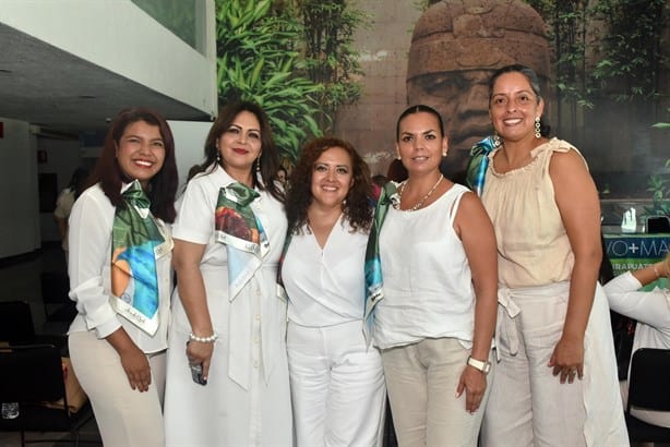 Realizan toma de protesta de la Asociación de Mujeres Jefas de Empresa (AMMJE) Veracruz