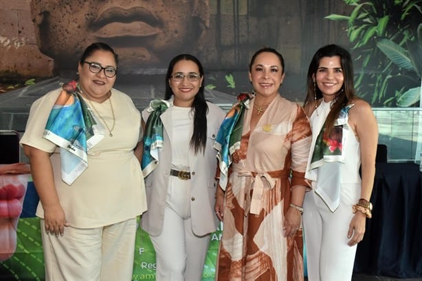 Realizan toma de protesta de la Asociación de Mujeres Jefas de Empresa (AMMJE) Veracruz