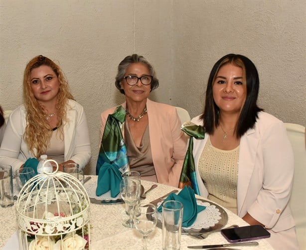 Realizan toma de protesta de la Asociación de Mujeres Jefas de Empresa (AMMJE) Veracruz