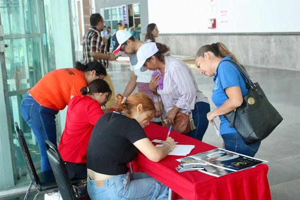 Inicia la entrega de boletos en el WTC para el concierto de Víctor Manuelle